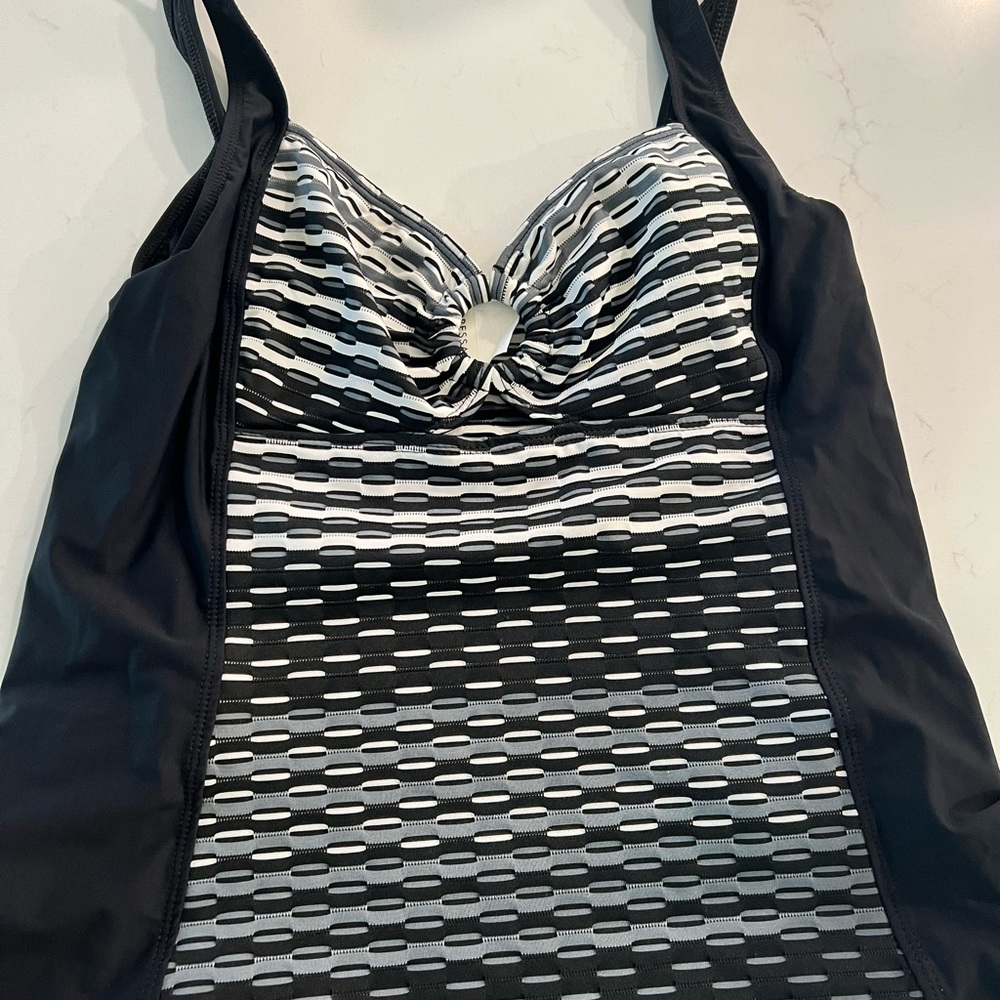 Amoressa brand- Size L Tankini Top